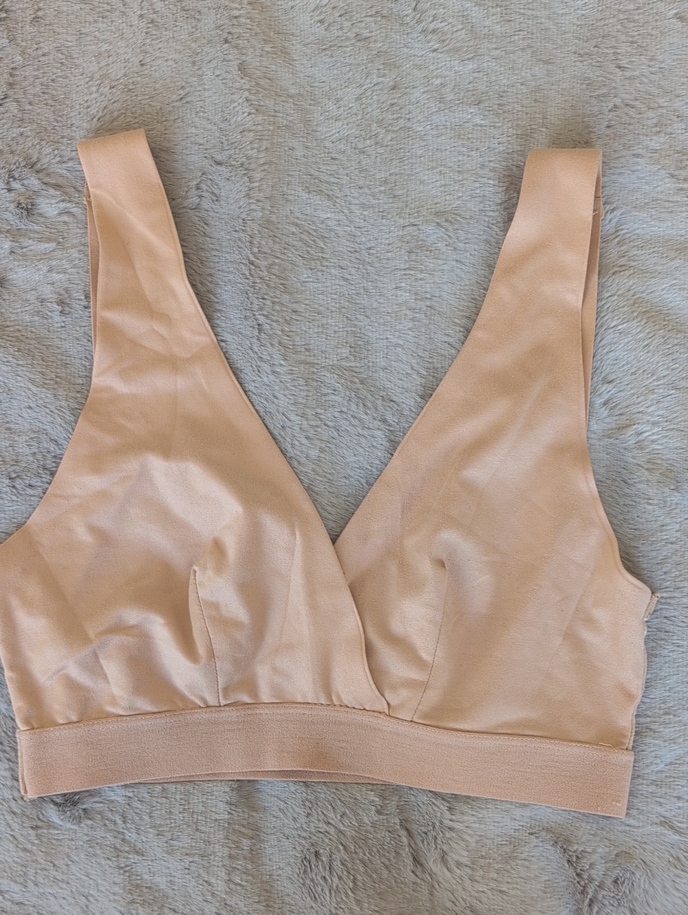 3/$30💜 Seamless Nude V-Neck Bralette with Light Support